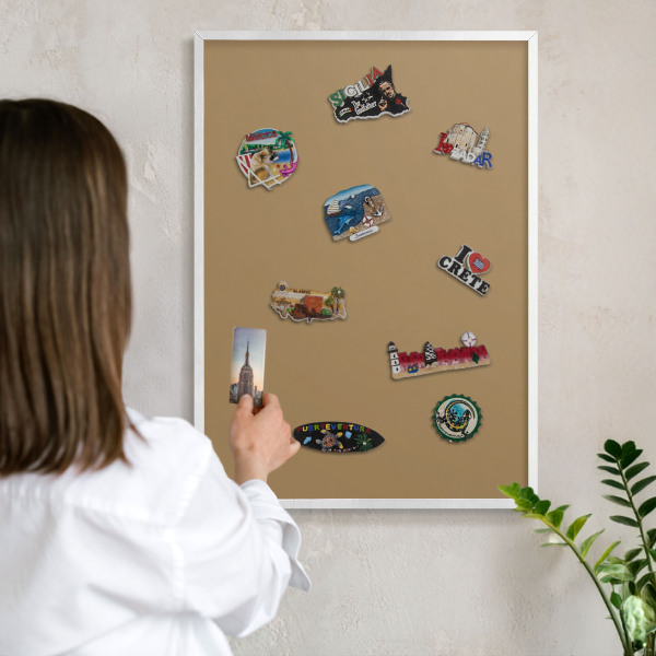 Tableau mural pour aimants dans un cadre noir Couleur brune