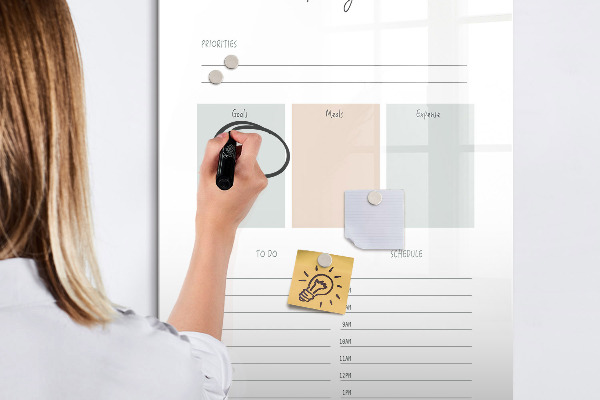 Tableau effaçable magnétique Emploi du temps quotidien avec espace pour photos