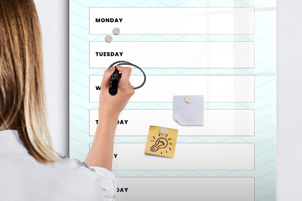 Tableau magnétique effaçable Agenda hebdomadaire avec espace pour photos
