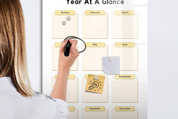 Tableau effaçable magnétique Calendrier annuel personnalisable