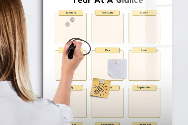Tableau effaçable magnétique Calendrier annuel personnalisable