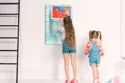 Tableau effaçable magnétique Un tableau coloré pour présenter des photos