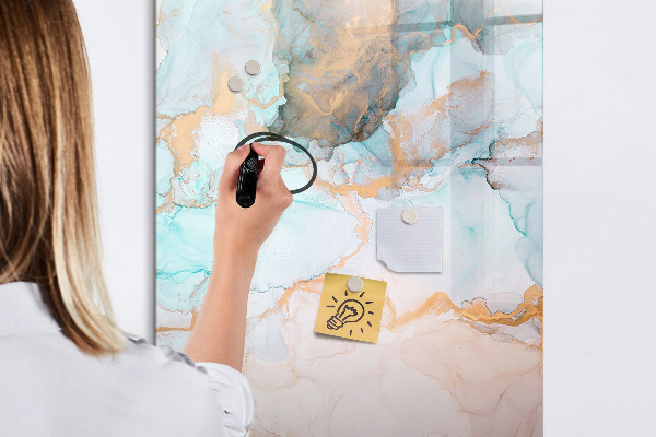 Tableau effaçable magnétique Un tableau coloré pour présenter des photos