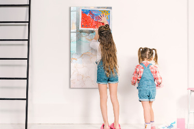 Tableau effaçable magnétique Un tableau coloré pour présenter des photos