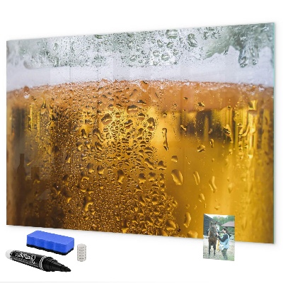 Tableau magnétique effaçable Une bière fraîche chargée de souvenirs personnels