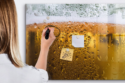 Tableau magnétique effaçable Une bière fraîche chargée de souvenirs personnels