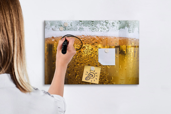 Tableau magnétique effaçable Une bière fraîche chargée de souvenirs personnels