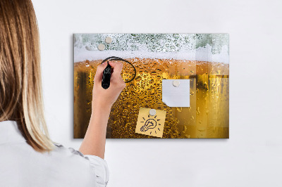 Tableau magnétique effaçable Une bière fraîche chargée de souvenirs personnels