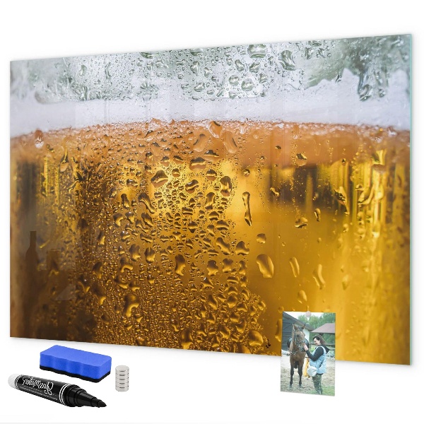 Tableau magnétique effaçable Une bière fraîche chargée de souvenirs personnels