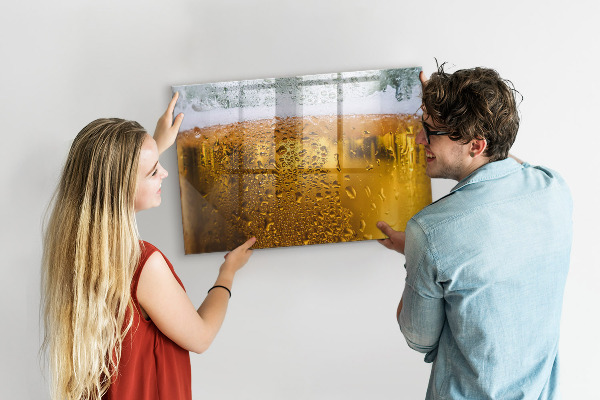 Tableau magnétique effaçable Une bière fraîche chargée de souvenirs personnels