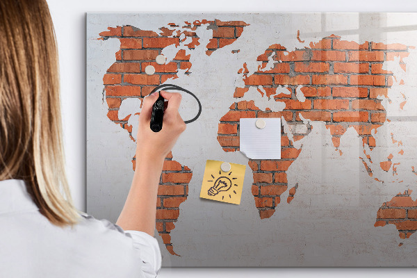 Tableau magnétique effaçable Une carte du monde avec des souvenirs personnels