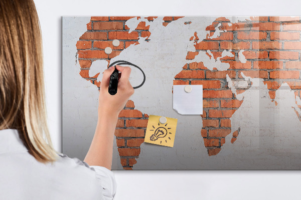 Tableau magnétique effaçable Une carte du monde avec des souvenirs personnels
