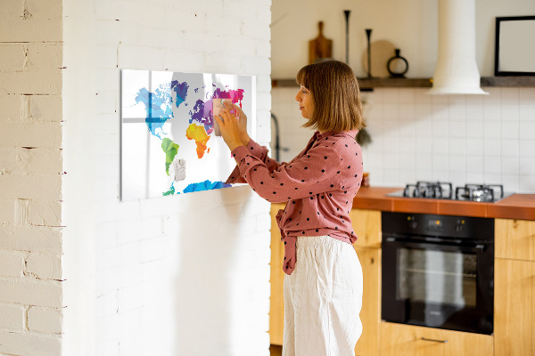 Tableau magnétique effaçable Une carte colorée pour les photos et les notes