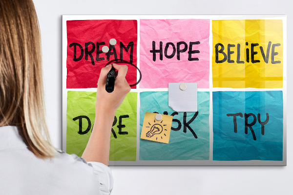Tableau magnétique effaçable Des slogans inspirants pour l'action et les rêves