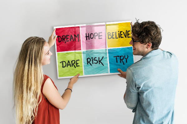 Tableau magnétique effaçable Des slogans inspirants pour l'action et les rêves