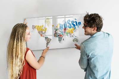 Tableau magnétique effaçable Une carte du monde avec des souvenirs personnels