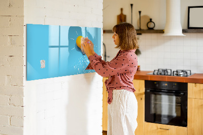 Tableau magnétique effaçable Un tableau coloré pour présenter des photos