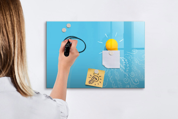 Tableau magnétique effaçable Un tableau coloré pour présenter des photos