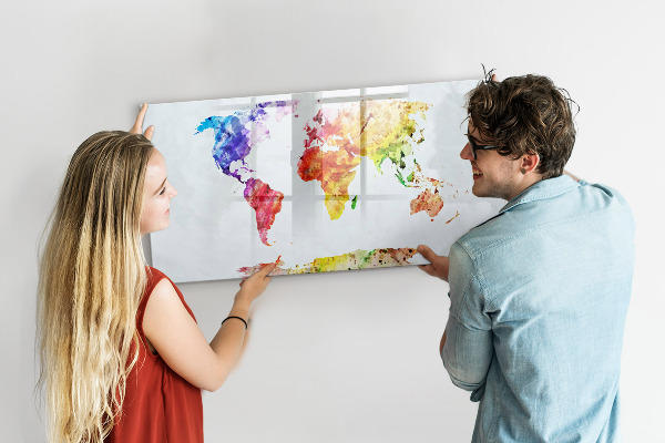 Tableau effaçable magnétique Carte du monde colorée avec photos