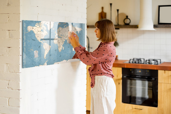 Tableau effaçable magnétique Une carte du monde avec des souvenirs personnels