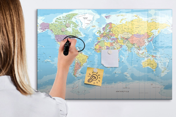 Tableau effaçable magnétique Une carte du monde avec des souvenirs personnels