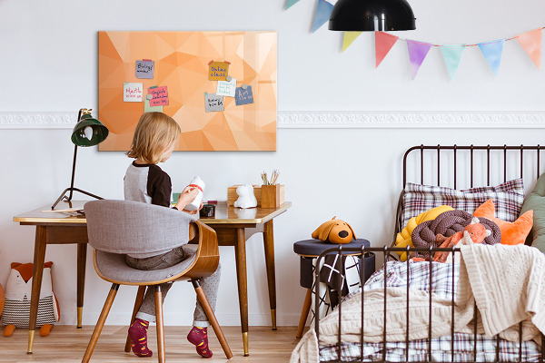 Tableau magnétique effaçable Un tableau coloré pour présenter des photos