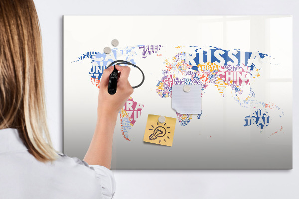 Tableau effaçable magnétique Une carte du monde avec des souvenirs personnels