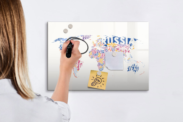 Tableau effaçable magnétique Une carte du monde avec des souvenirs personnels