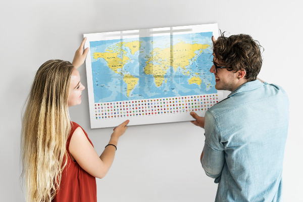 Tableau magnétique effaçable Une carte du monde pour la personnalisation et les souvenirs