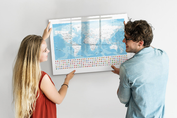 Tableau magnétique effaçable Carte du monde avec des lieux à marquer