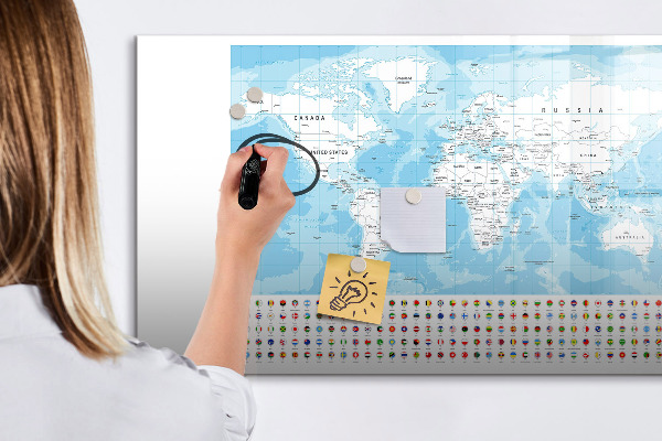 Tableau magnétique effaçable Carte du monde avec des lieux à marquer