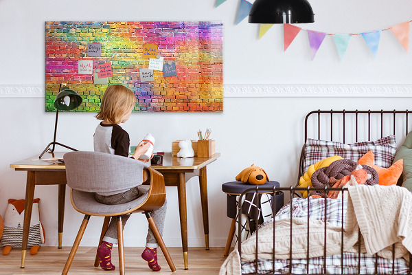 Tableau effaçable magnétique Un mur coloré avec de la place pour les photos