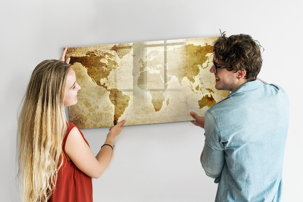 Tableau magnétique effaçable Une carte du monde avec des souvenirs personnels