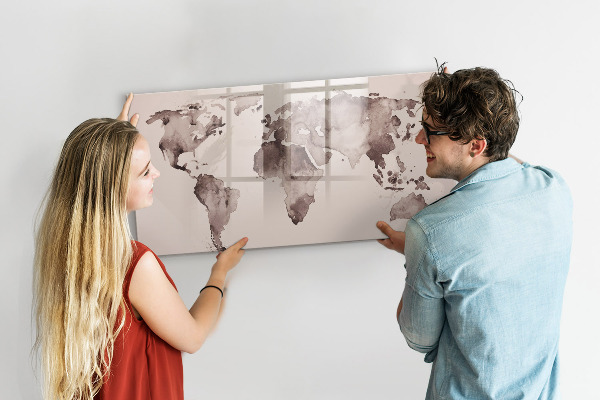 Tableau magnétique effaçable Une carte du monde avec des souvenirs personnels