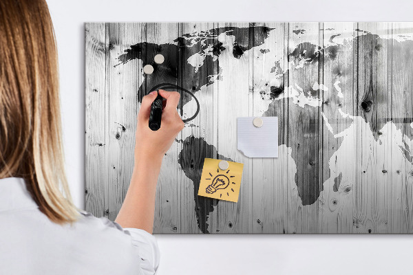 Tableau effaçable magnétique Une carte du monde avec des souvenirs personnels