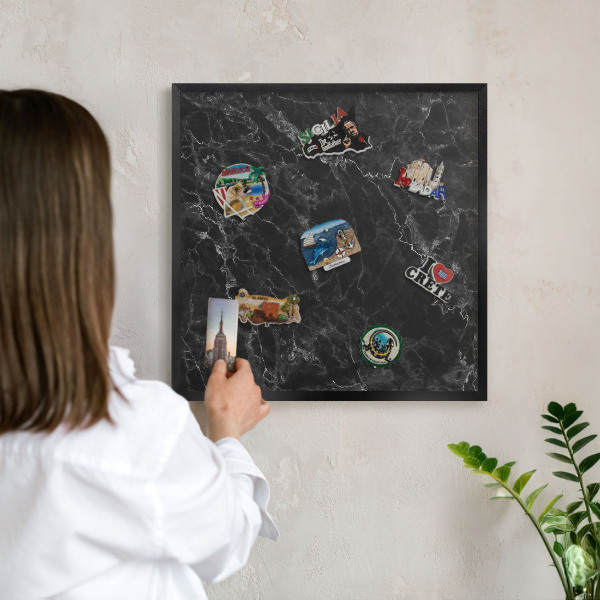 Tableau magnétique encadré de couleur noire Élégance du marbre