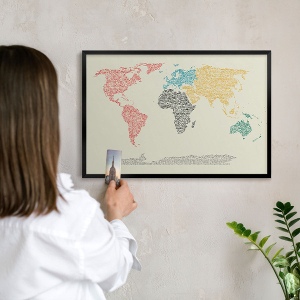 Tableau magnétique encadré de couleur noire Carte du monde