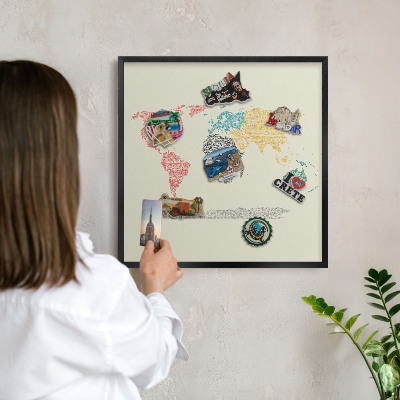 Tableau magnétique encadré de couleur noire Carte du monde