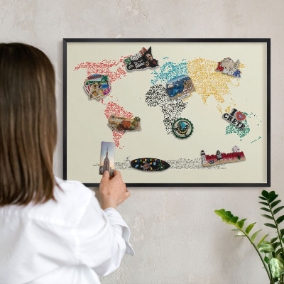Tableau magnétique encadré de couleur noire Carte du monde