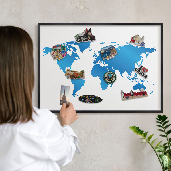 Tableau magnétique encadré de couleur noire Carte du monde