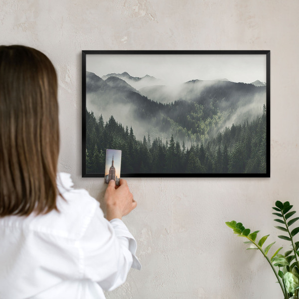 Tableau magnétique encadré de couleur noire Montagnes vertes
