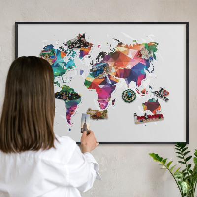 Tableau magnétique encadré de couleur noire Carte du monde