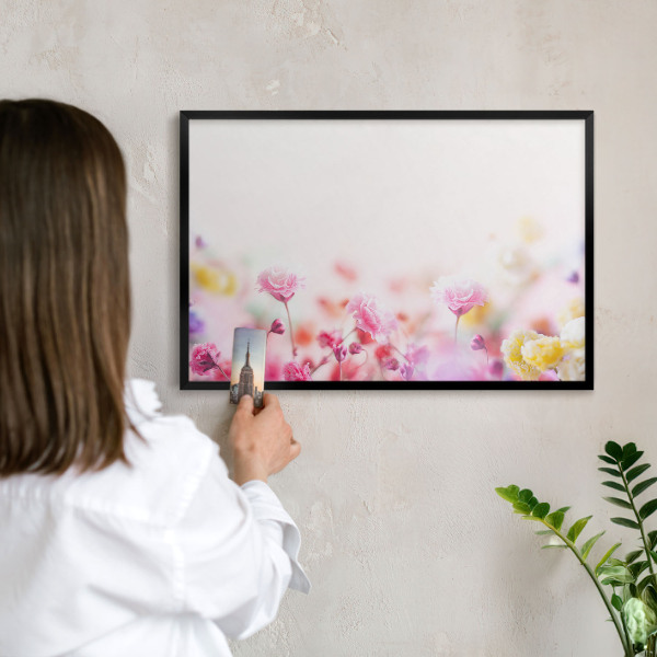 Tableau magnétique encadré de couleur noire Fleurs pastel