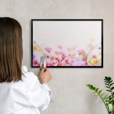 Tableau magnétique encadré de couleur noire Fleurs pastel