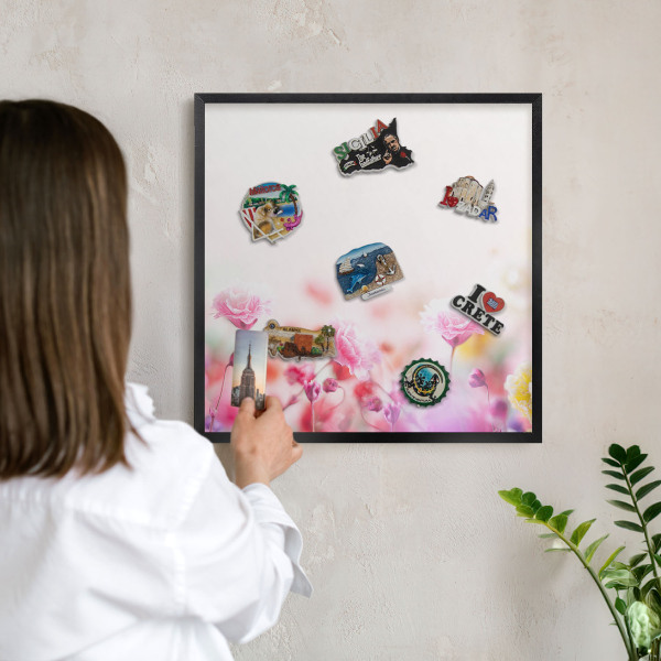 Tableau magnétique encadré de couleur noire Fleurs pastel