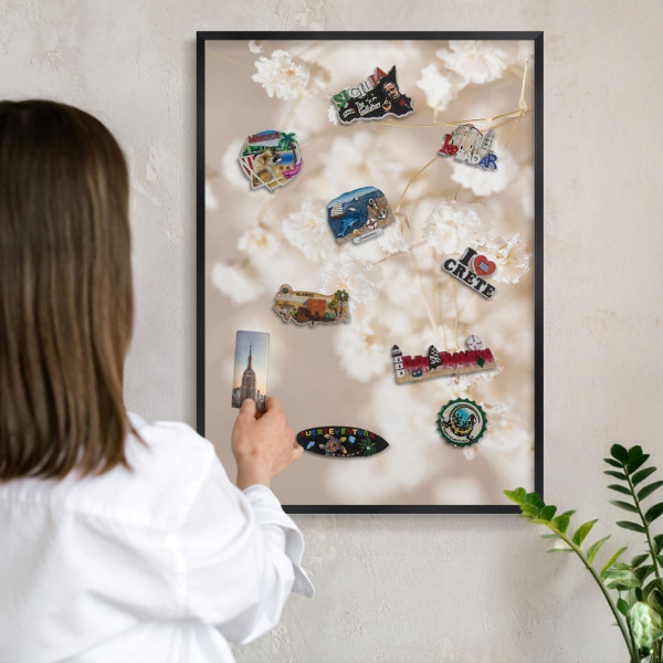Tableau magnétique encadré de couleur noire Fleurs beiges
