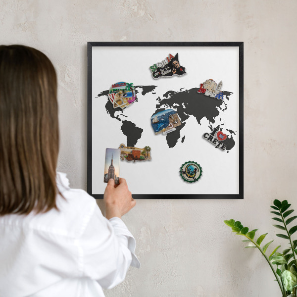 Panneau pour aimants souvenirs cadre noir Carte du monde