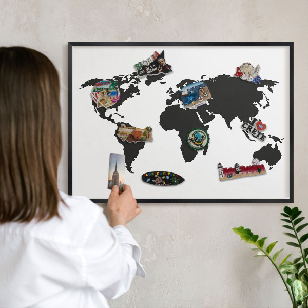 Panneau pour aimants souvenirs cadre noir Carte du monde