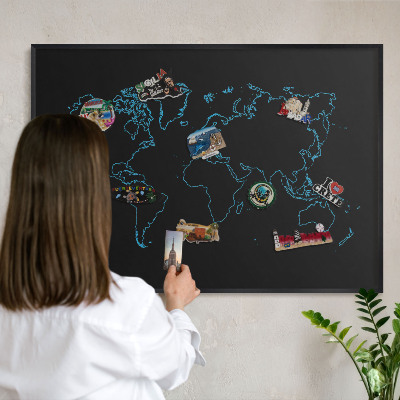 Tableau magnétique encadré de couleur noire Carte du monde