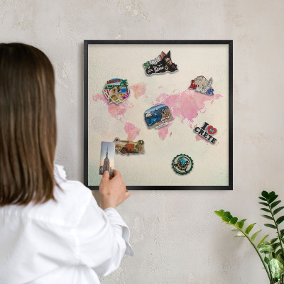 Panneau pour aimants souvenirs cadre noir Carte du monde